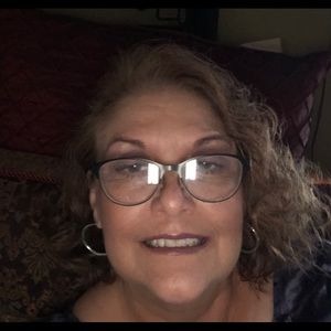 Meet your Posher, Suzanne